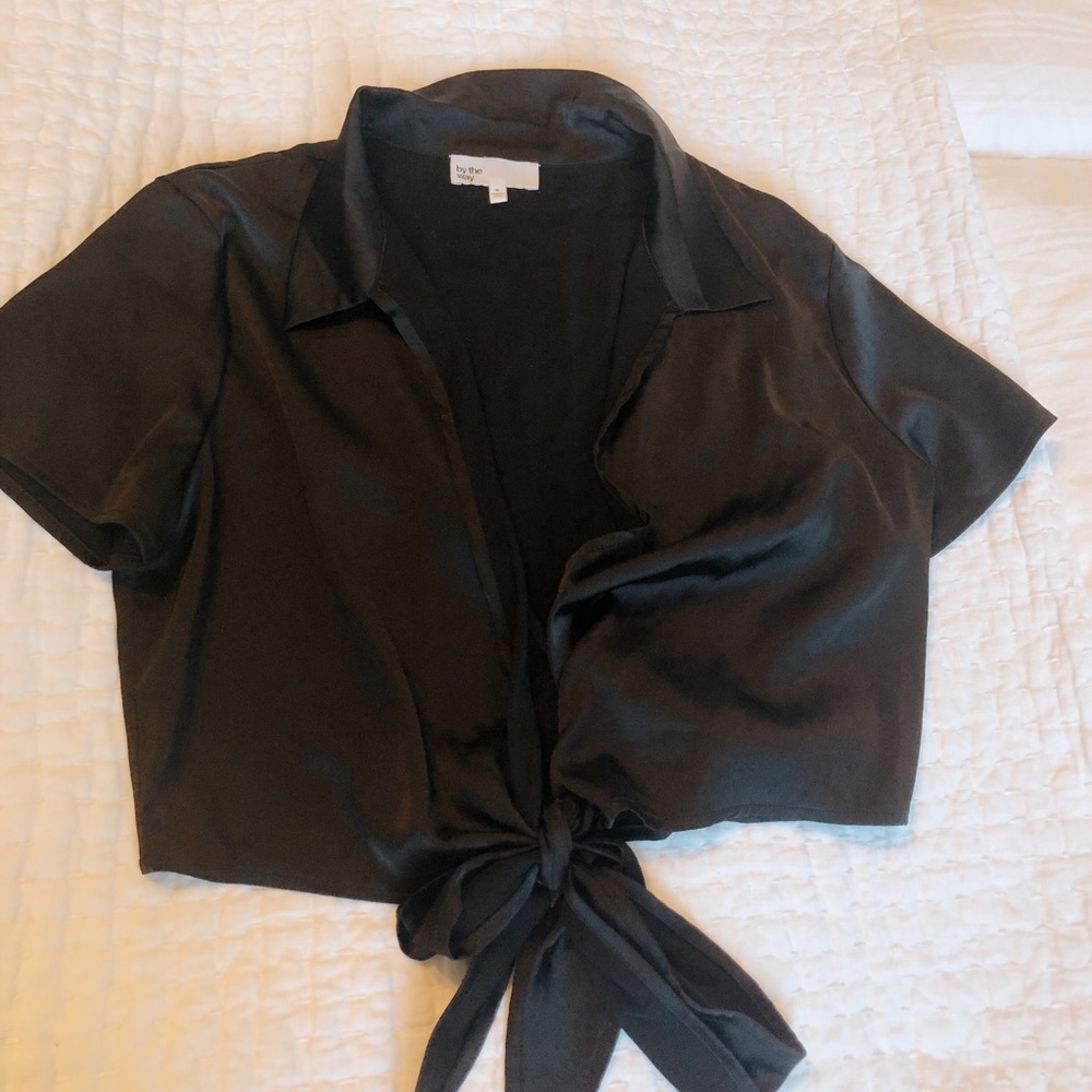 Black crop tie front blouse